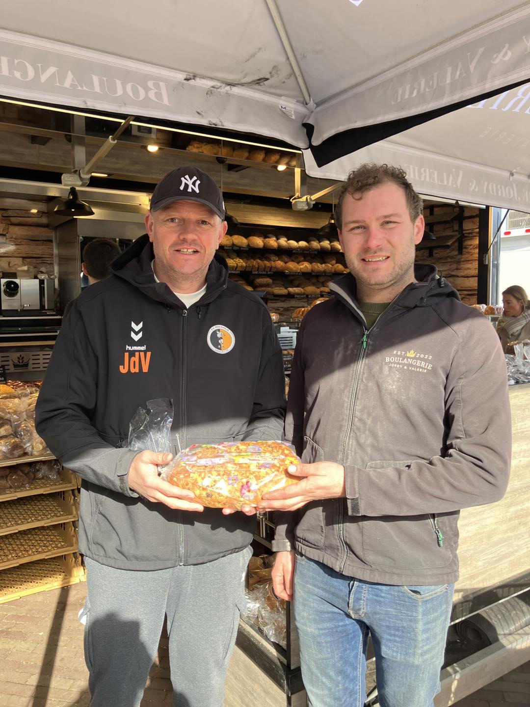 Nieuwe sponsors Boulangerie Jordy & Valerie en EGS Customs & Logistic
